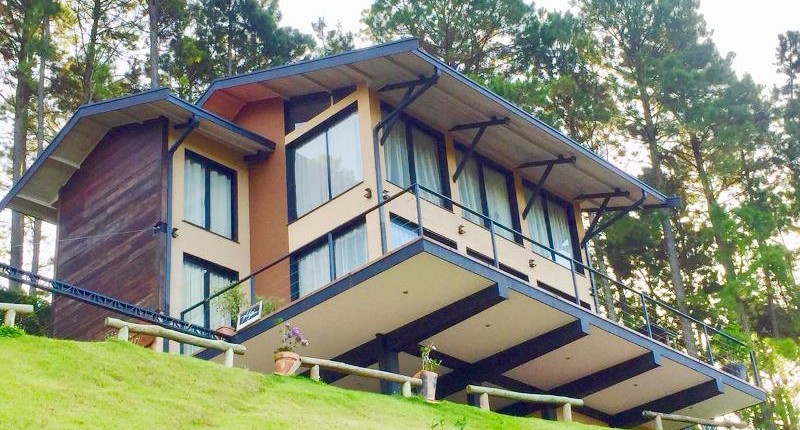 Casa à Venda em Condomínio Fechado em Campos do Jordão