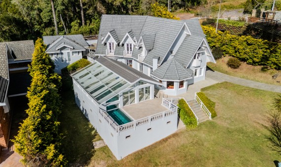 casa a venda em campos do jordão